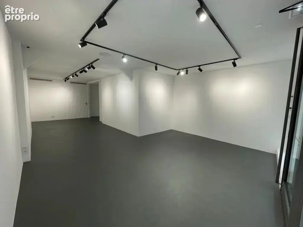 Paris III- Haut Marais- Vente de murs commerciaux- Toutes activités sauf nuisances- 145 m2 environ dont 123m² en RDC - 1980 000  - photo 5