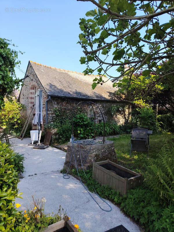 Maison à LE MINIHIC-SUR-RANCE