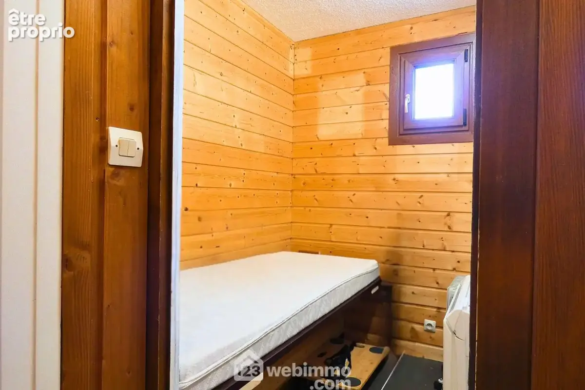 Ainsi qu'une chambre cabine, idéale pour accueillir famille et amis.