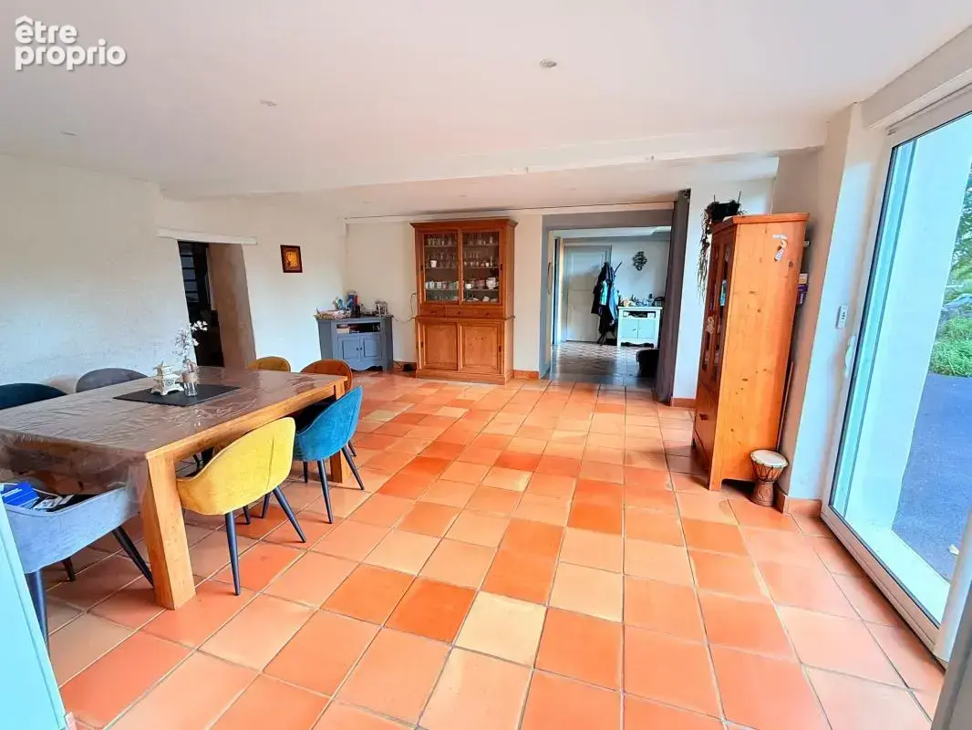 Maison spacieuse à vendre à Genouillé - photo 5