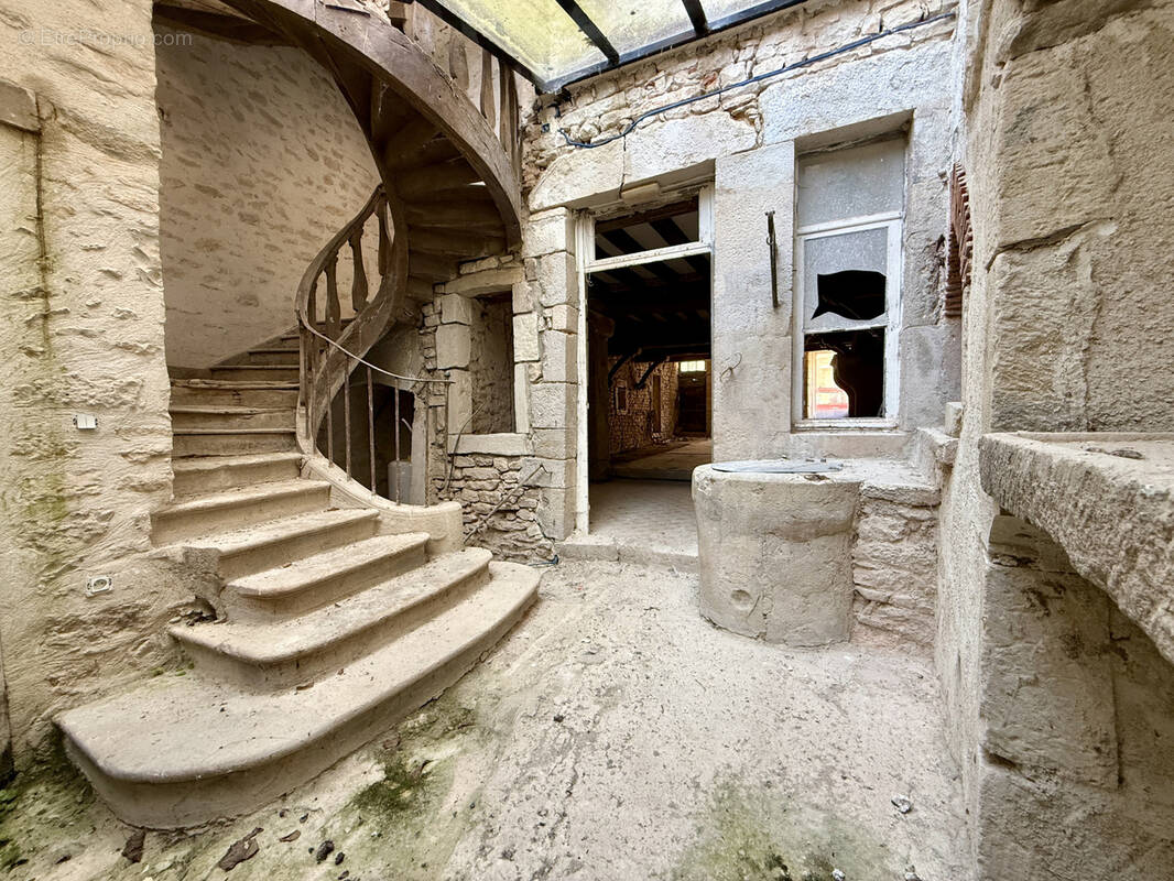 Maison à VEZELAY