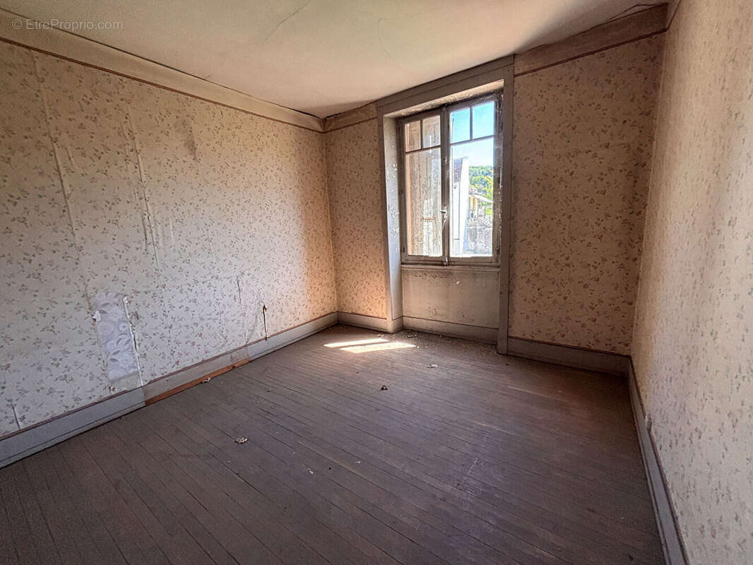 Plateau en duplex, à aménager, bâtiment années 20/30, 60 m2 - photo 9