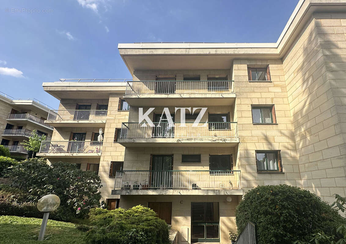 Appartement à GARCHES