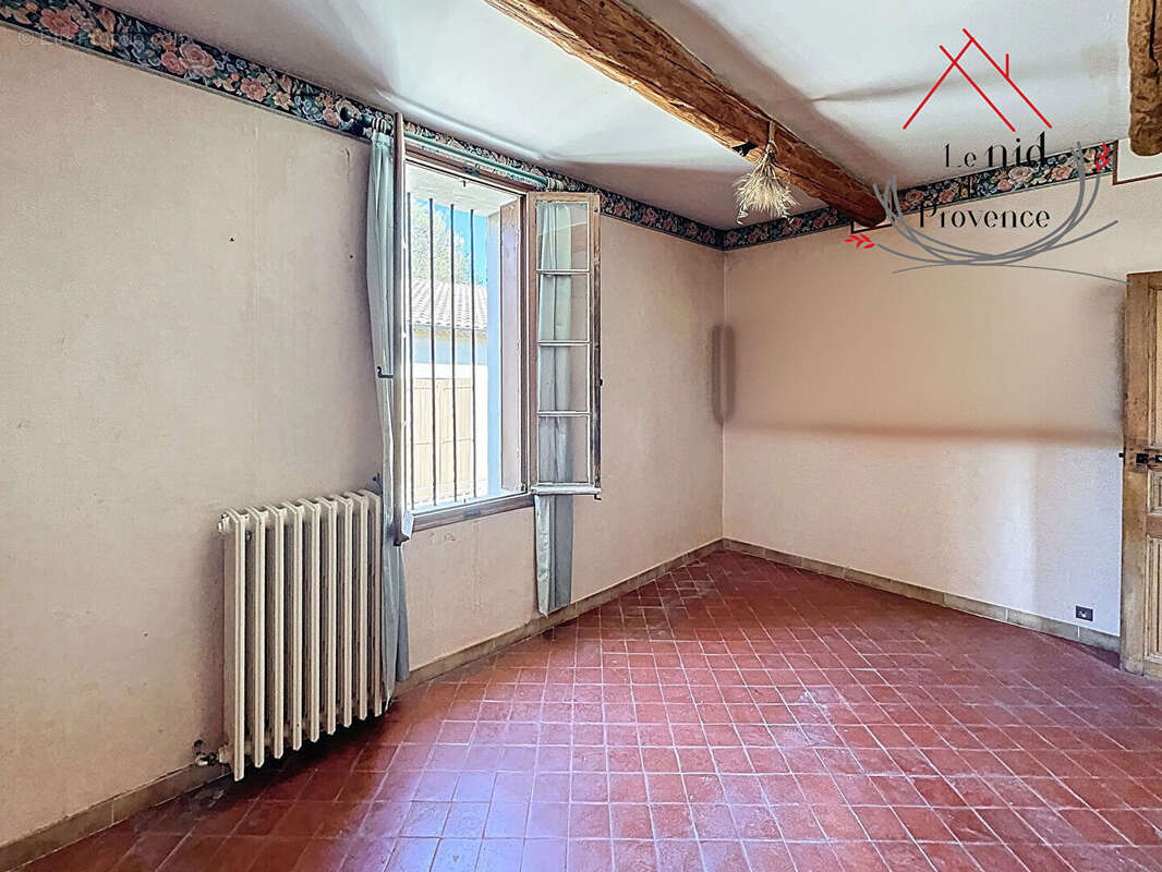 Maison à PERNES-LES-FONTAINES