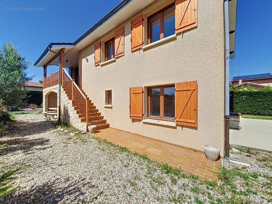 Maison à CHARVIEU-CHAVAGNEUX