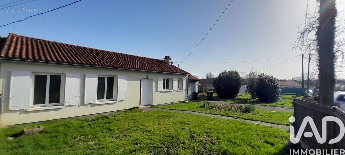 Photo 1 - Maison à MONCOUTANT