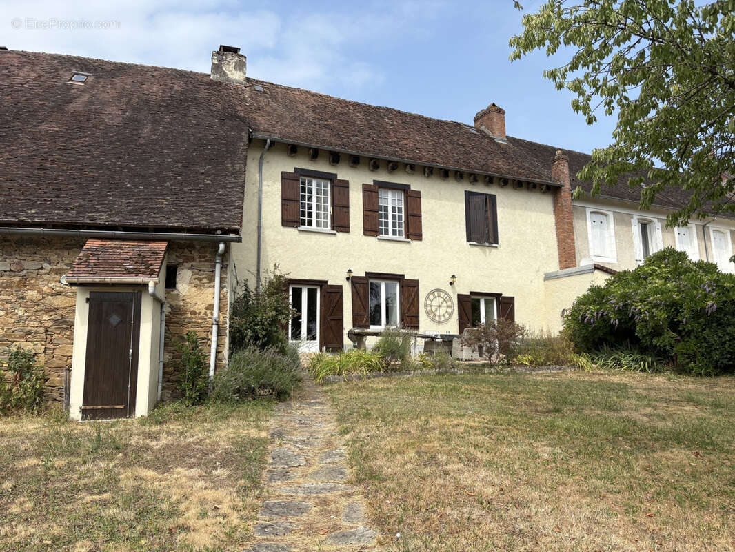 Coussac Bonneval magnifique maison bourg de 5 pièces, garage, piscine, jardin et vues - photo 31