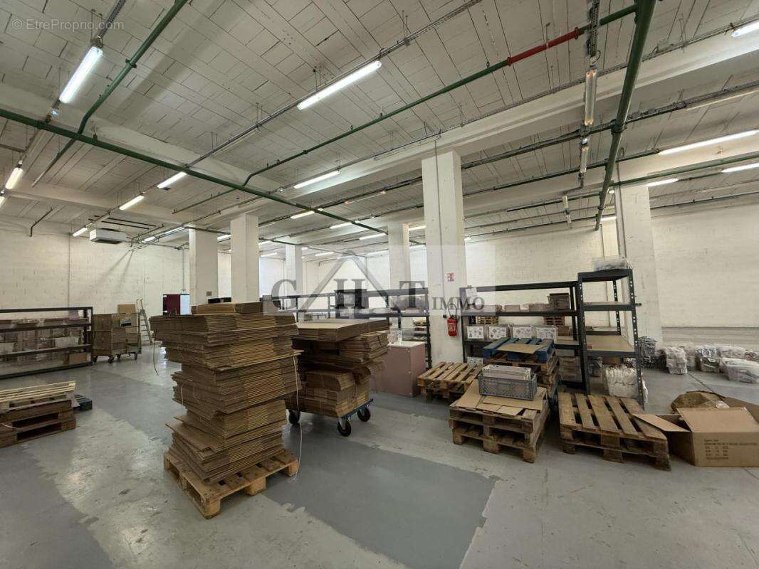 Local d'activités de 744m2 a vendre bagnolet - photo 2