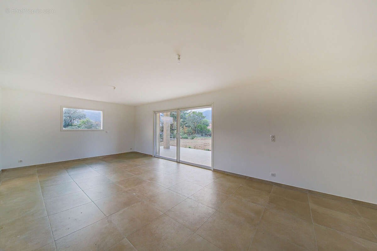 Maison à PRUNELLI-DI-FIUMORBO