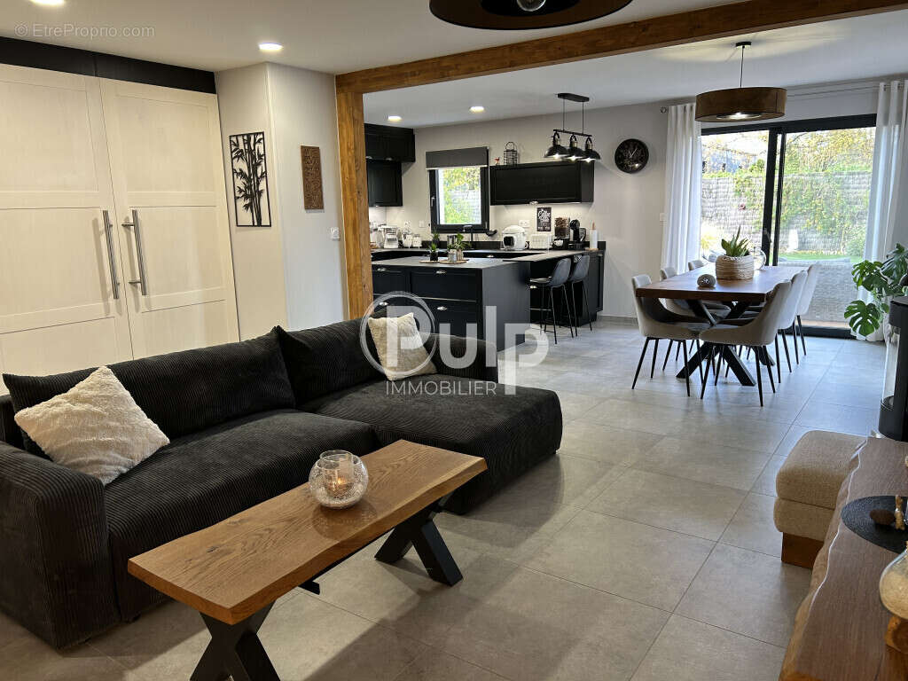 Maison à MONCHECOURT