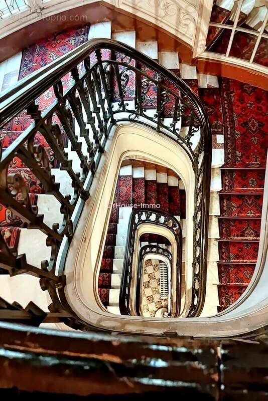 Appartement à PARIS-17E