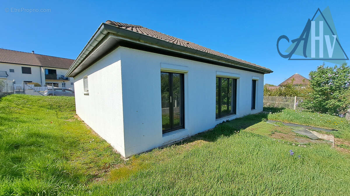 Maison à PARON