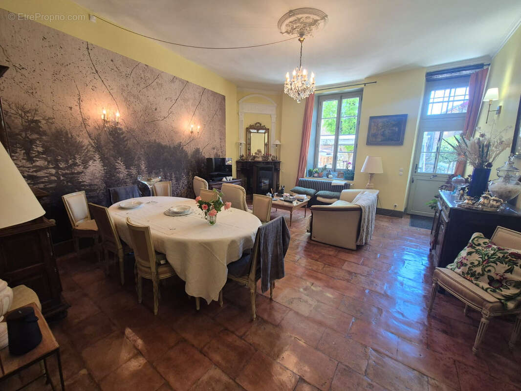 Maison à CAUSSADE