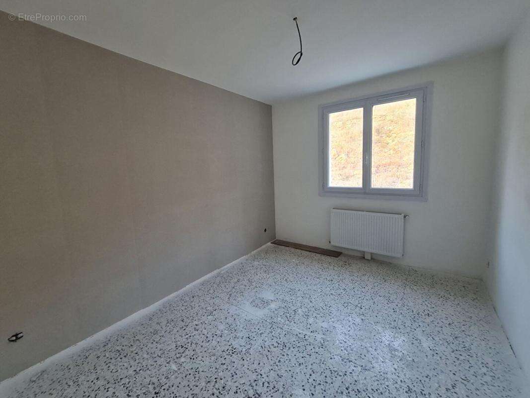 Maison à SAINT-MARTIN-DE-VALGALGUES