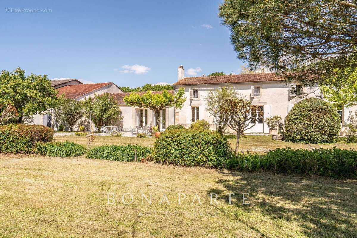 Bégadan - propriété en pierre de 16 hectares à 25 minutes des plages - photo 3