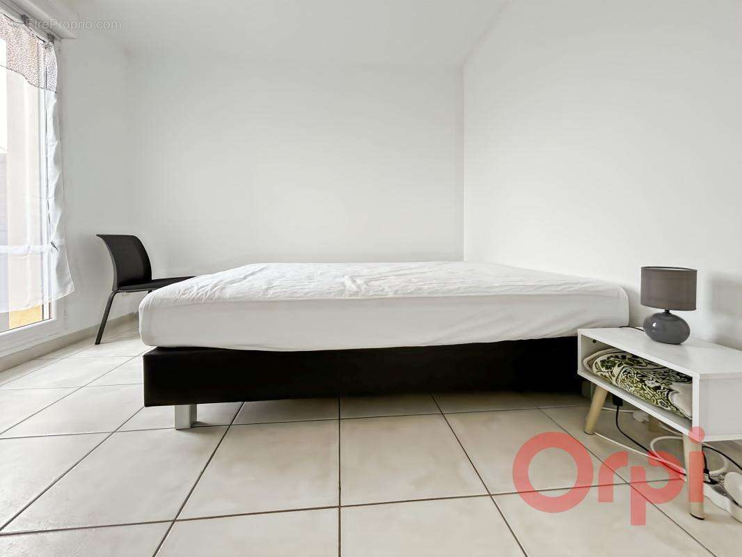 À Vendre : T3 dans une résidence avec piscine - photo 4