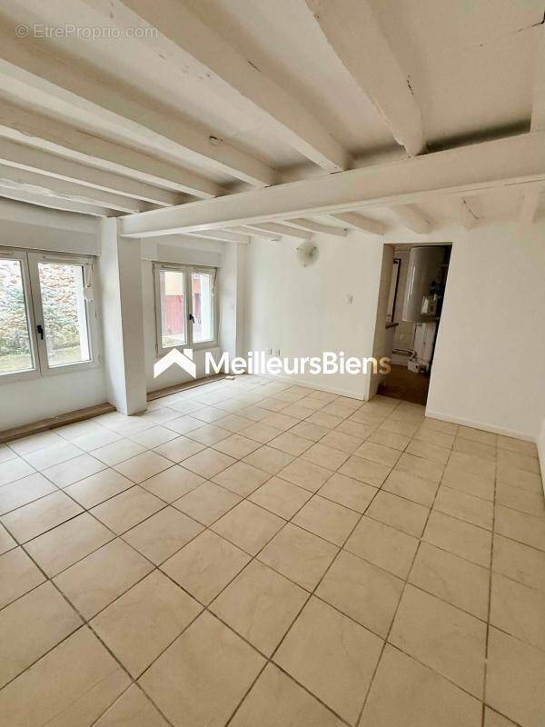 Appartement à CRECY-LA-CHAPELLE