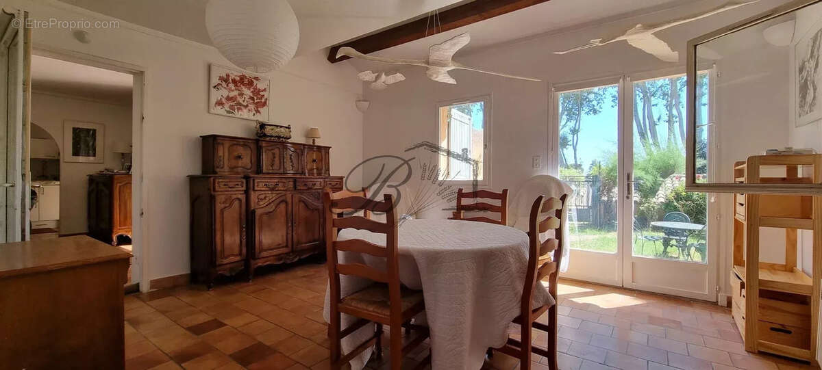Maison à CUCURON