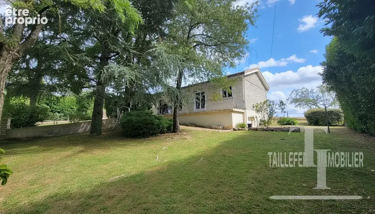Maison 5 pièces 110 m² à vendre à Feuillade (16380) - photo 2