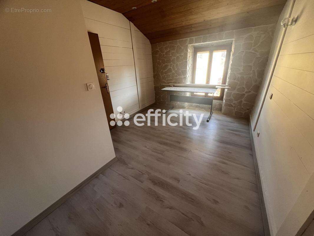 Appartement à RENAGE