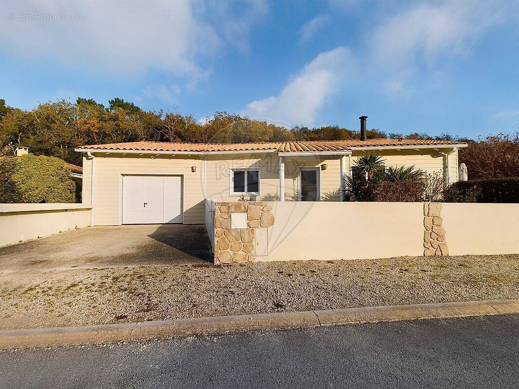 Maison à LES MATHES