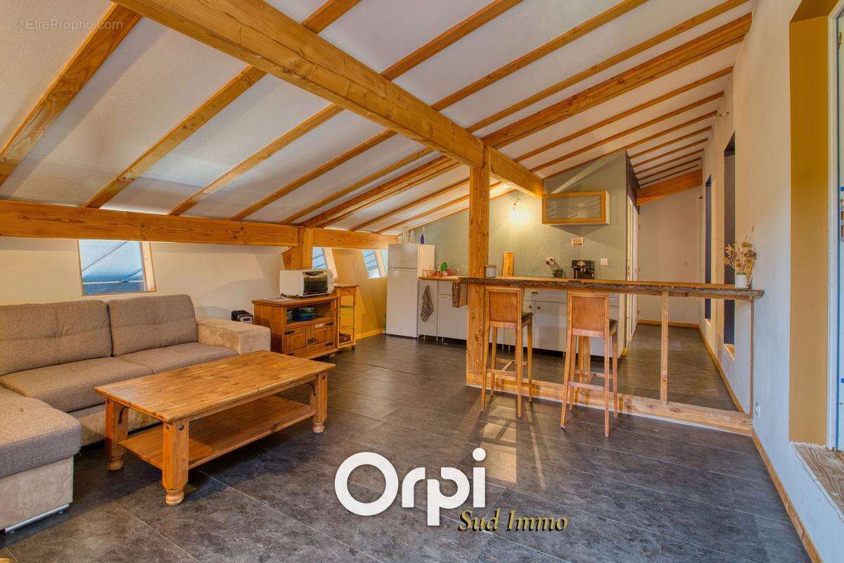 Appartement à ALBA-LA-ROMAINE