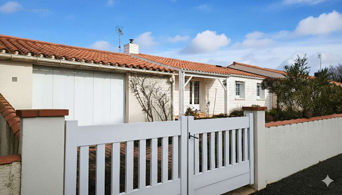 Maison à LANDEVIEILLE