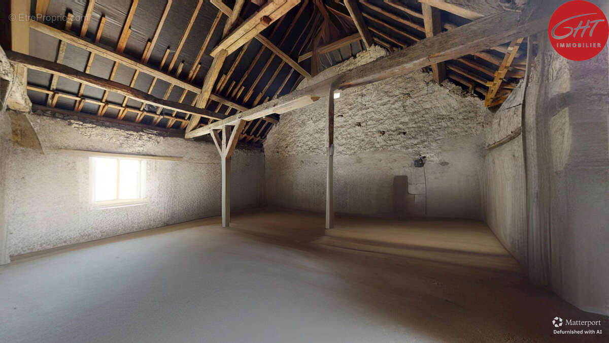 Appartement à HYEVRE-PAROISSE
