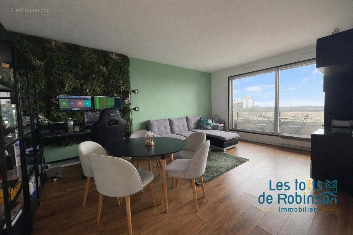Appartement à ISSY-LES-MOULINEAUX