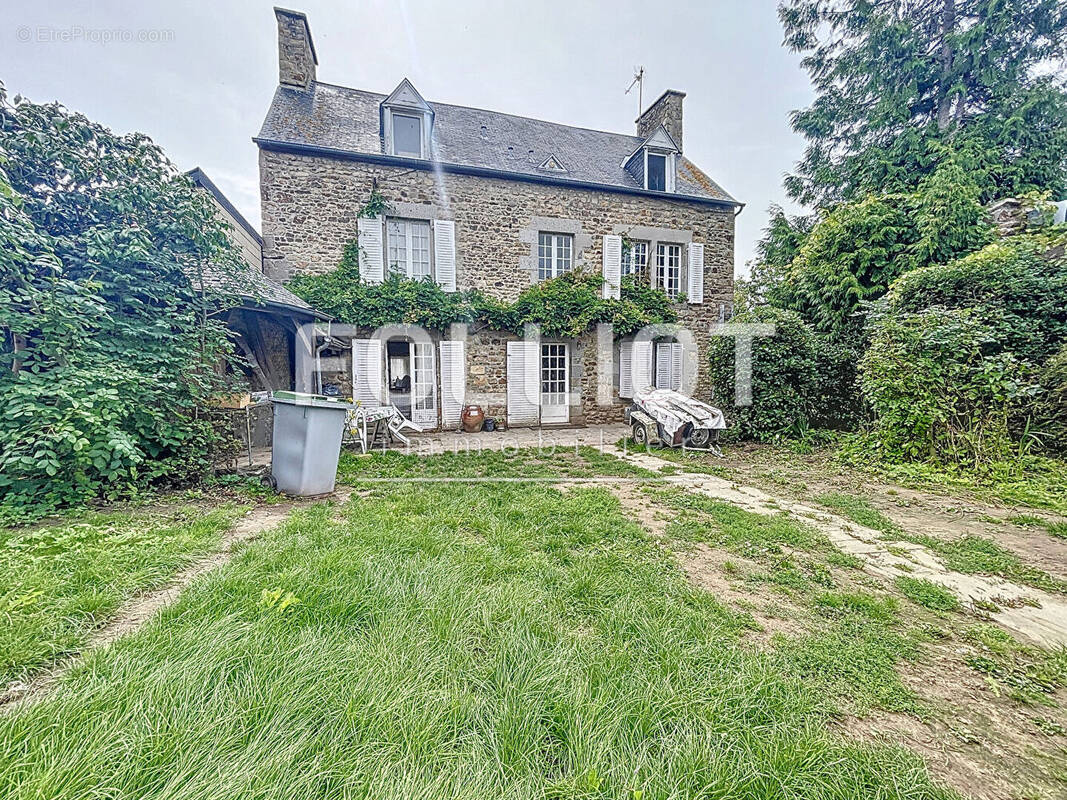 Maison à DUCEY