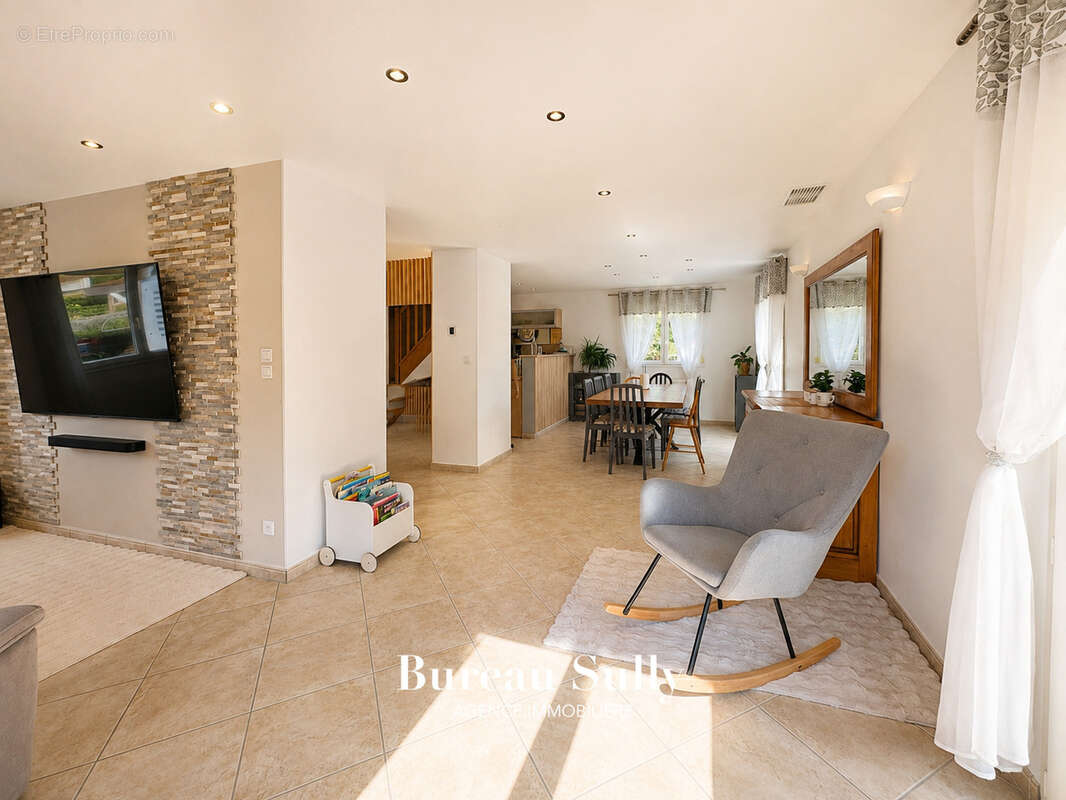 Jassans Riottier 01480 Maison 145 m2  4 chambres terrain 850 m2  piscine, garage, carport. - photo 6