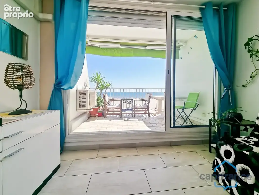 Appartement VUE MER en 1ère ligne, traversant et au DERNIER ETAGE - T2 rénové de 40m² + Terrasse - La GRANDE-MOTTE (34) - photo 11