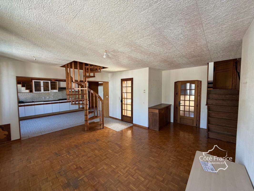 Magnifique maison en pierre de taille   Charme atypique et b - photo 7