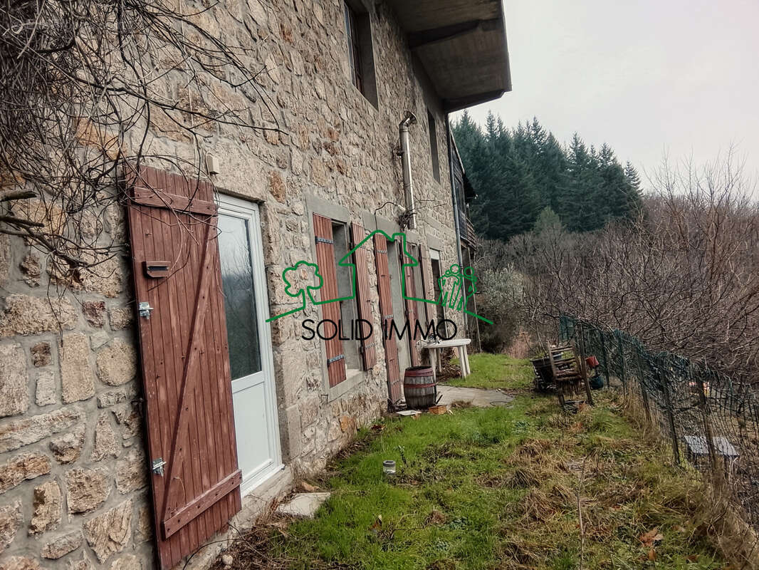 Maison à AIZAC