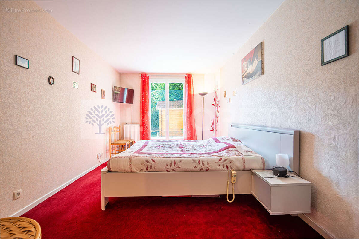 Agence immobiliere laforet - "musa" - annecy / vieugy - appartement t3 de 96,18m² - terrasse - jardins - garage - place de stati - photo 9