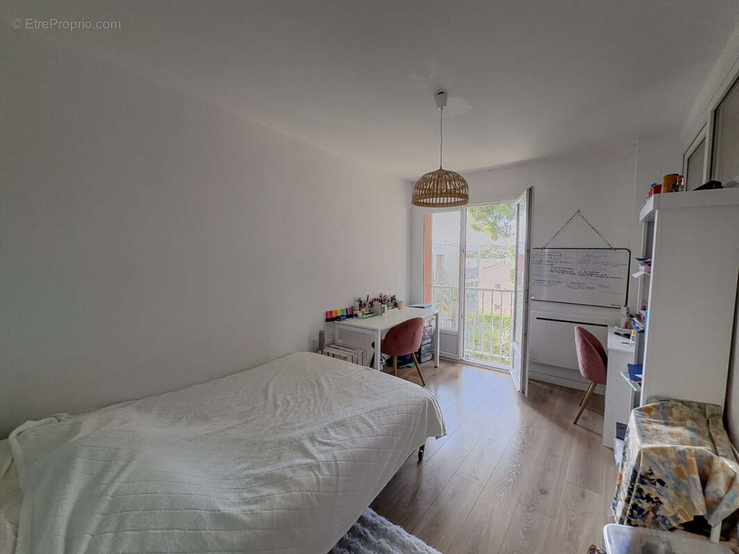 Appartement à SIX-FOURS-LES-PLAGES