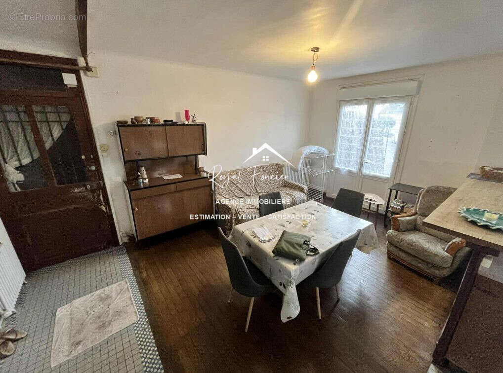 Séjour - Maison à PREUILLY-SUR-CLAISE