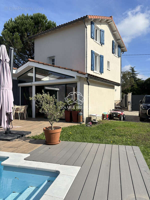 Maison à TASSIN-LA-DEMI-LUNE