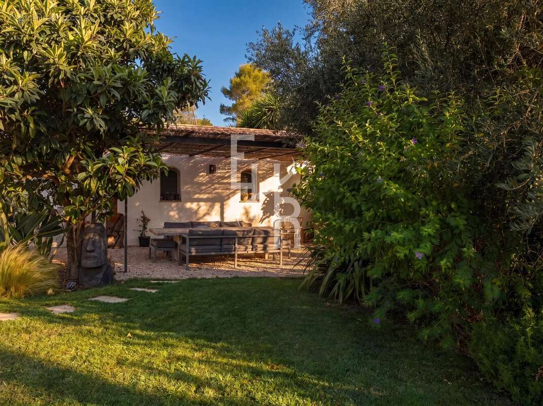Maison à VALBONNE