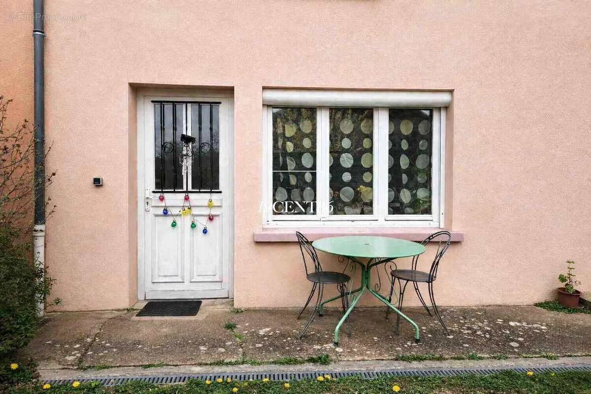 Appartement à FLEURIEU-SUR-SAONE