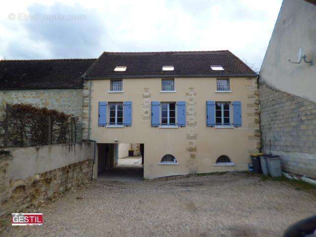 Appartement à NEUVILLE-SUR-OISE