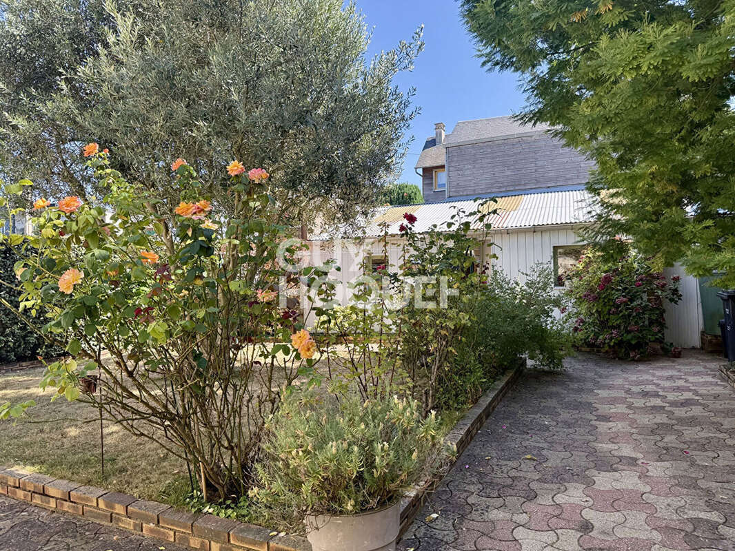 Maison avec tres beau jardin terrasse et dependance- trouville sur mer - photo 15