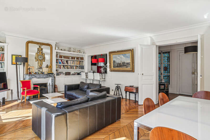 Appartement à PARIS-4E