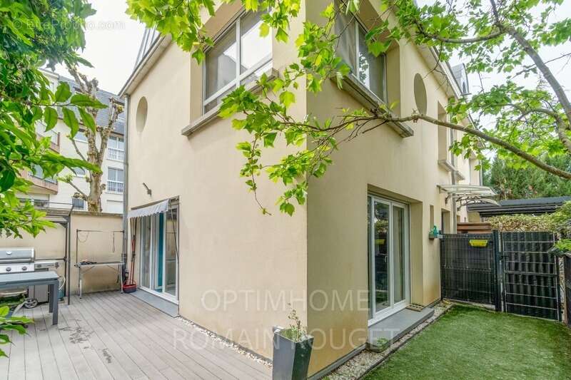 Maison à NANTERRE