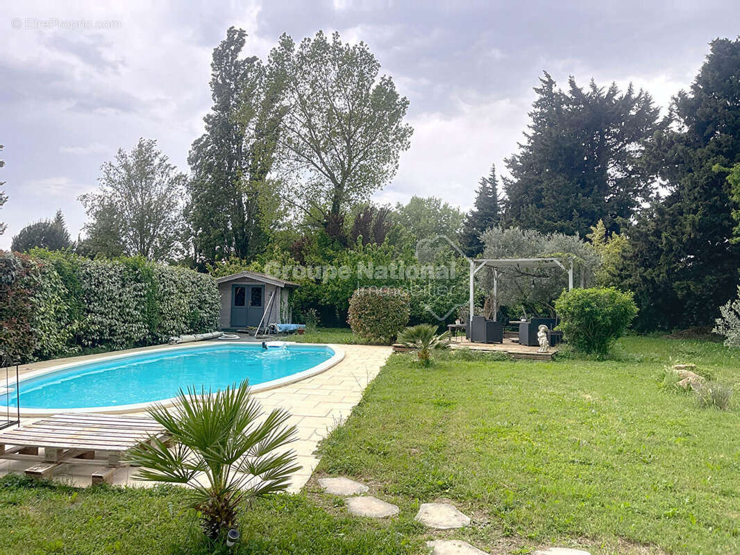 Maison à CAMARET-SUR-AIGUES