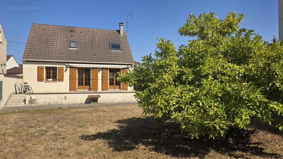 Maison familiale confort plain pied sous sol et  jardin - photo 14