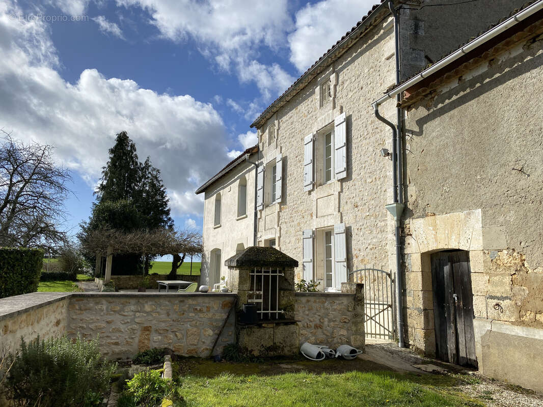 Maison à BUNZAC