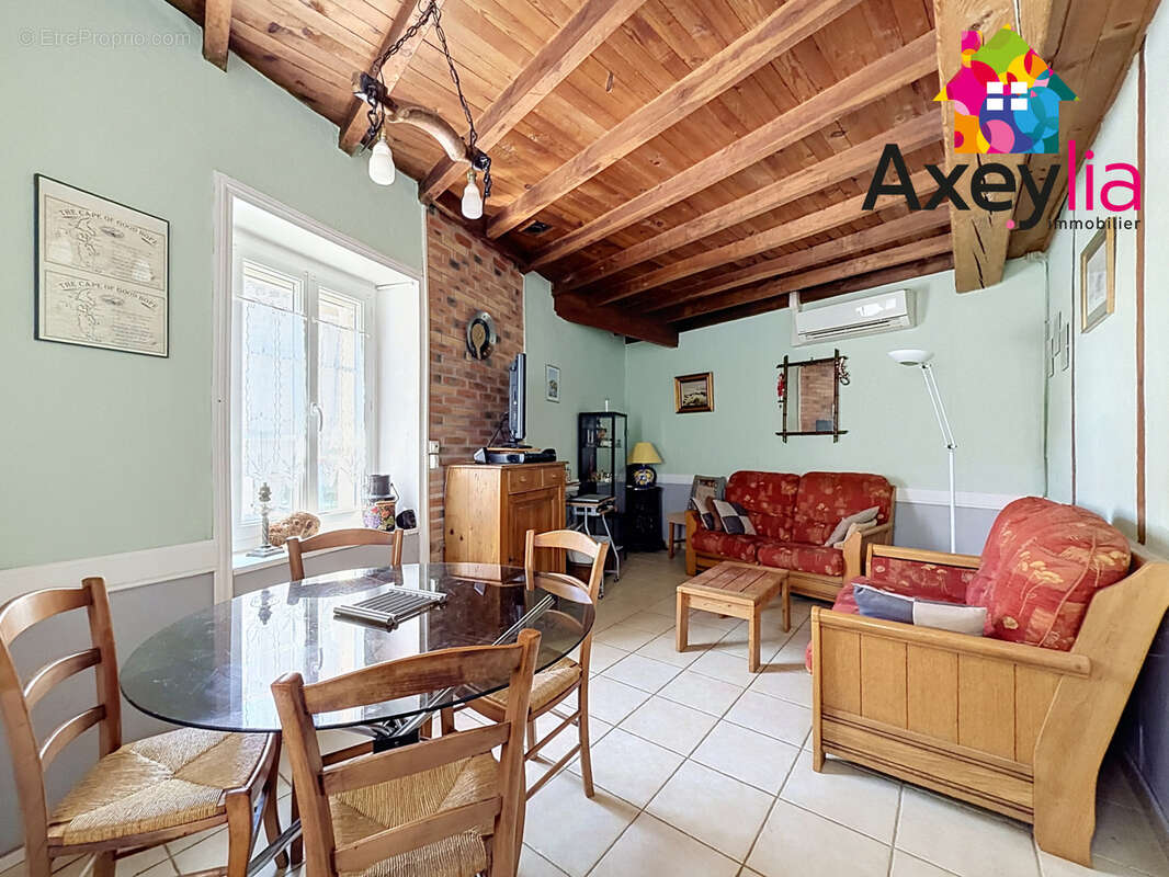 A vendre - secteur saint martin lestra - maison de village avec cour et terrain non attenant - photo 2