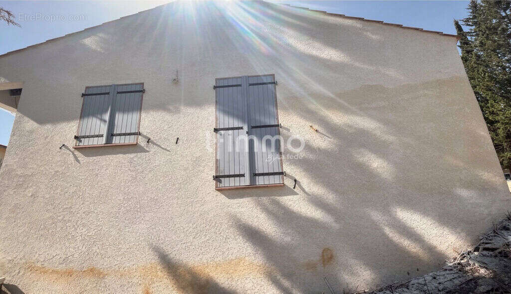 maison a renover au sein d'un petit village de l'arrière pays au - photo 4