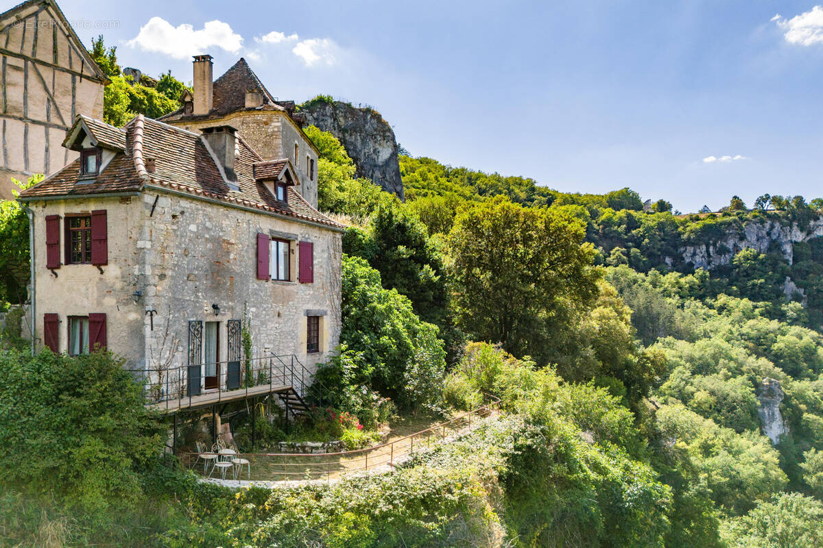 Maison à SAINT-CIRQ-LAPOPIE